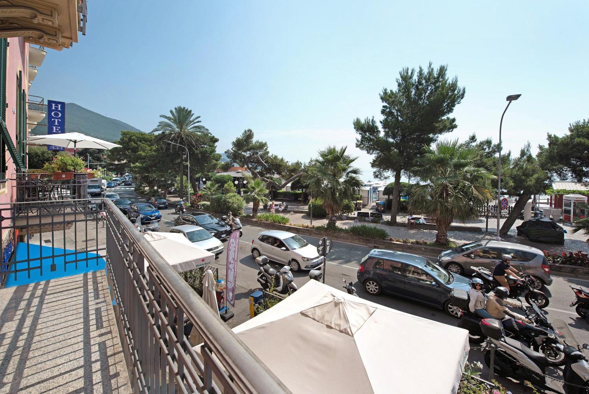La Finestra Sul Mare Appartement Arenzano Buitenkant foto